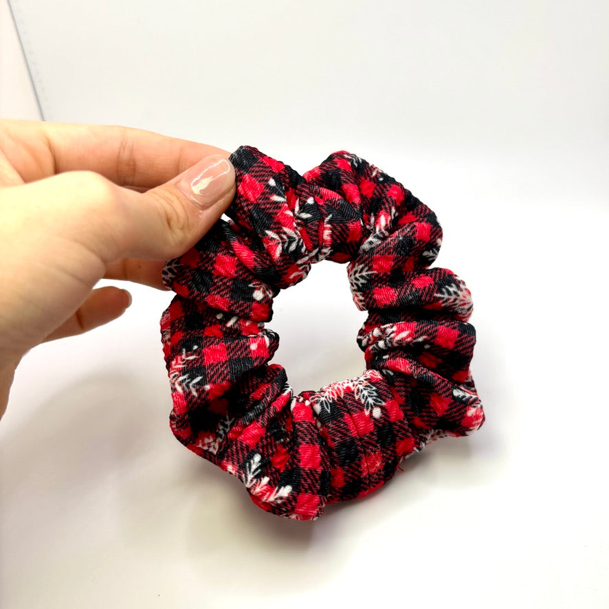 Mini Buffalo Snowflake Christmas Bullet Scrunchie