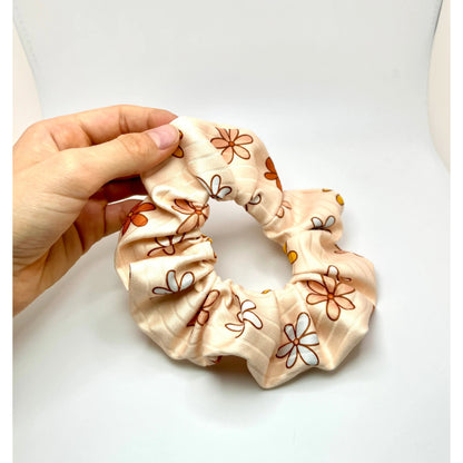 Mini Retro Flower Summer Ribbed Scrunchie enchantedscrunch