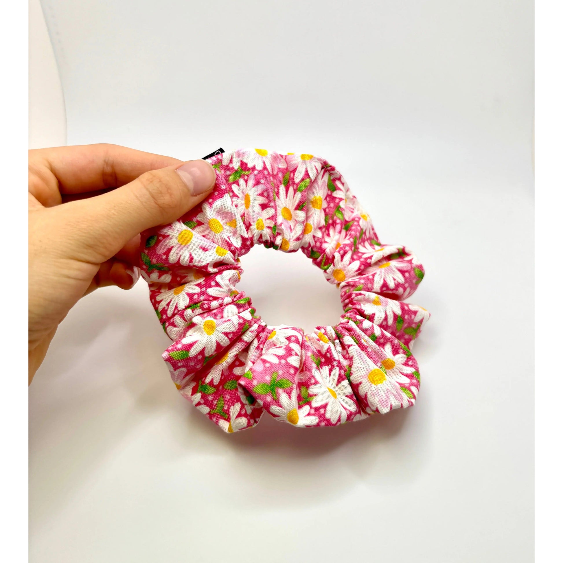 Mini Pink Daisy Summer Scrunchie enchantedscrunch