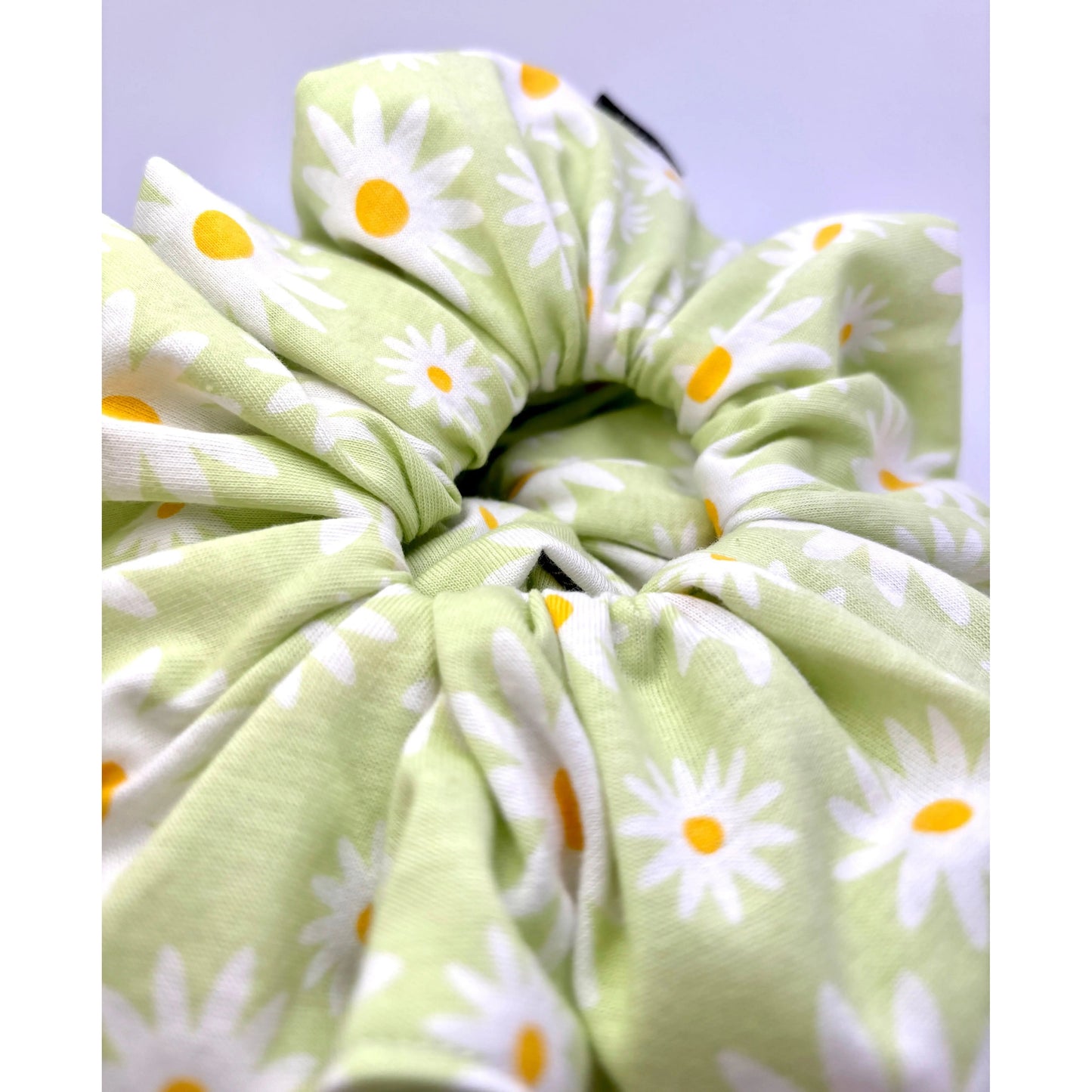 Green Daisy Summer Scrunchie enchantedscrunch