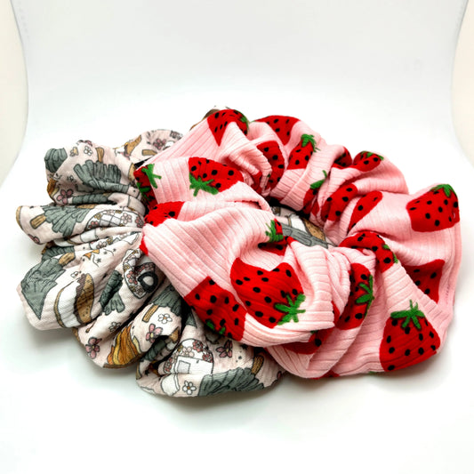 Strawberry S'mores Summer Scrunchie Set Enchanted Scrunch